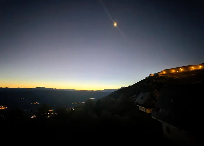 Les De Mel アパート